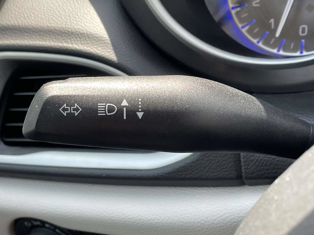 Certified 2024 Chrysler Pacifica Touring-L FWD image 31