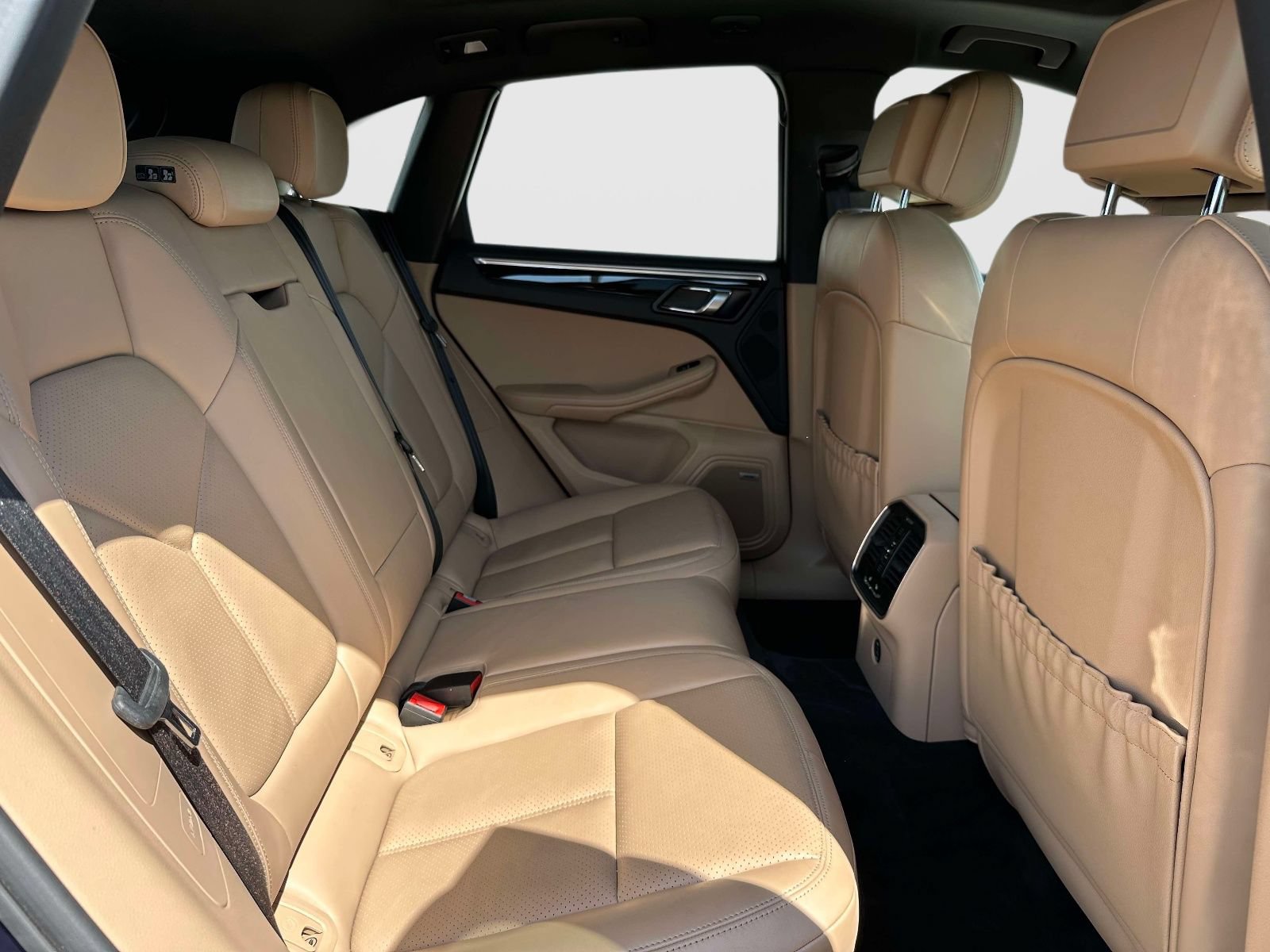 Used 2019 Porsche Macan AWD/4WD image 10
