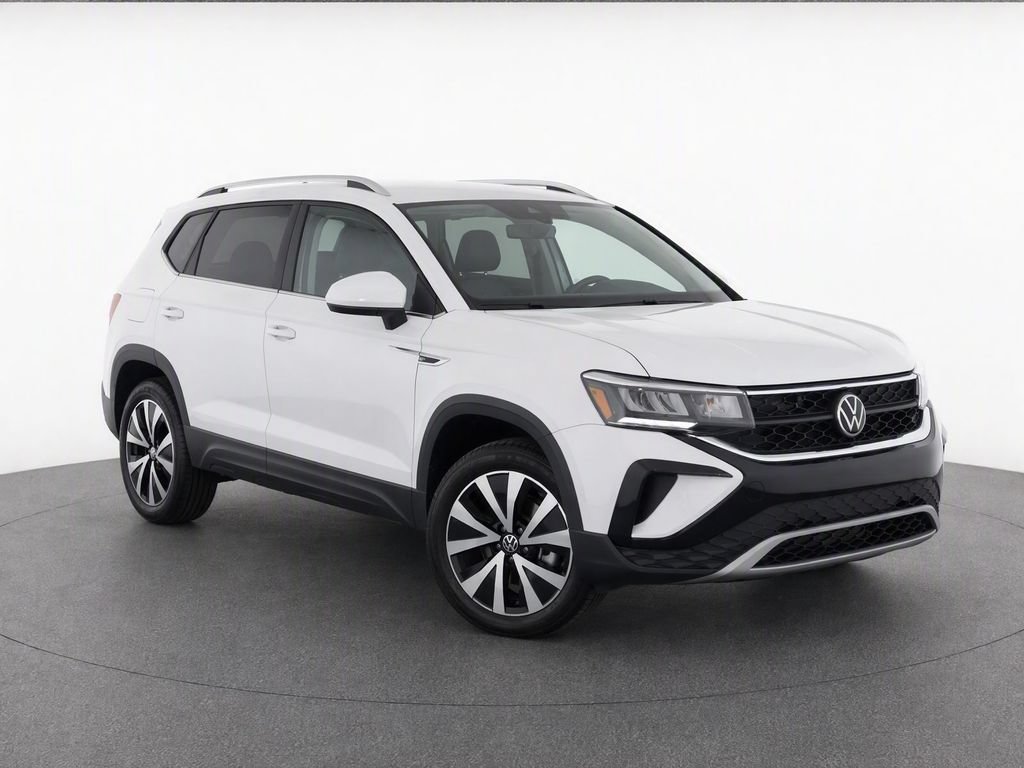 Used 2022 Volkswagen Taos SE FWD image 2