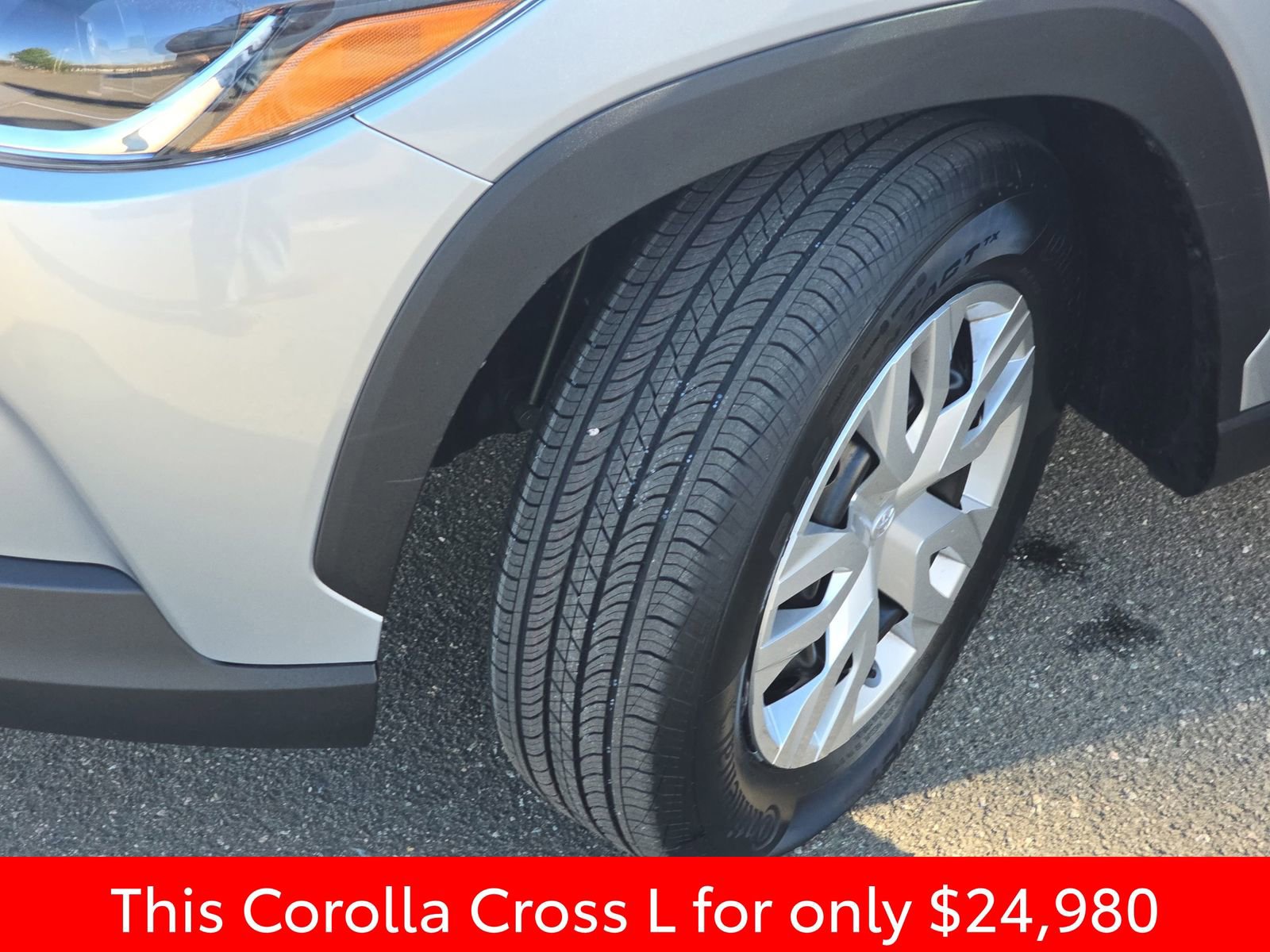 Used 2024 Toyota Corolla Cross L image 38