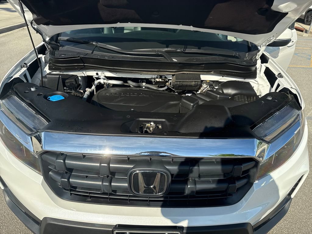 Certified 2025 Honda Ridgeline RTL image 11