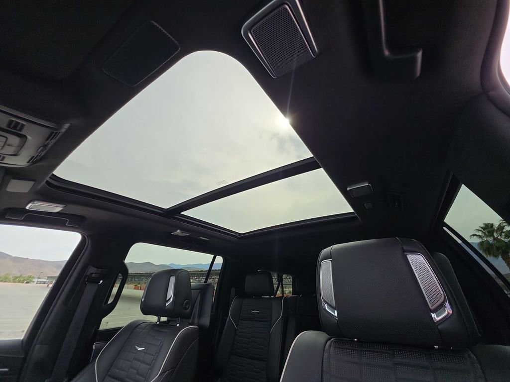 Certified 2024 Cadillac Escalade ESV Sport Platinum AWD/4WD image 19