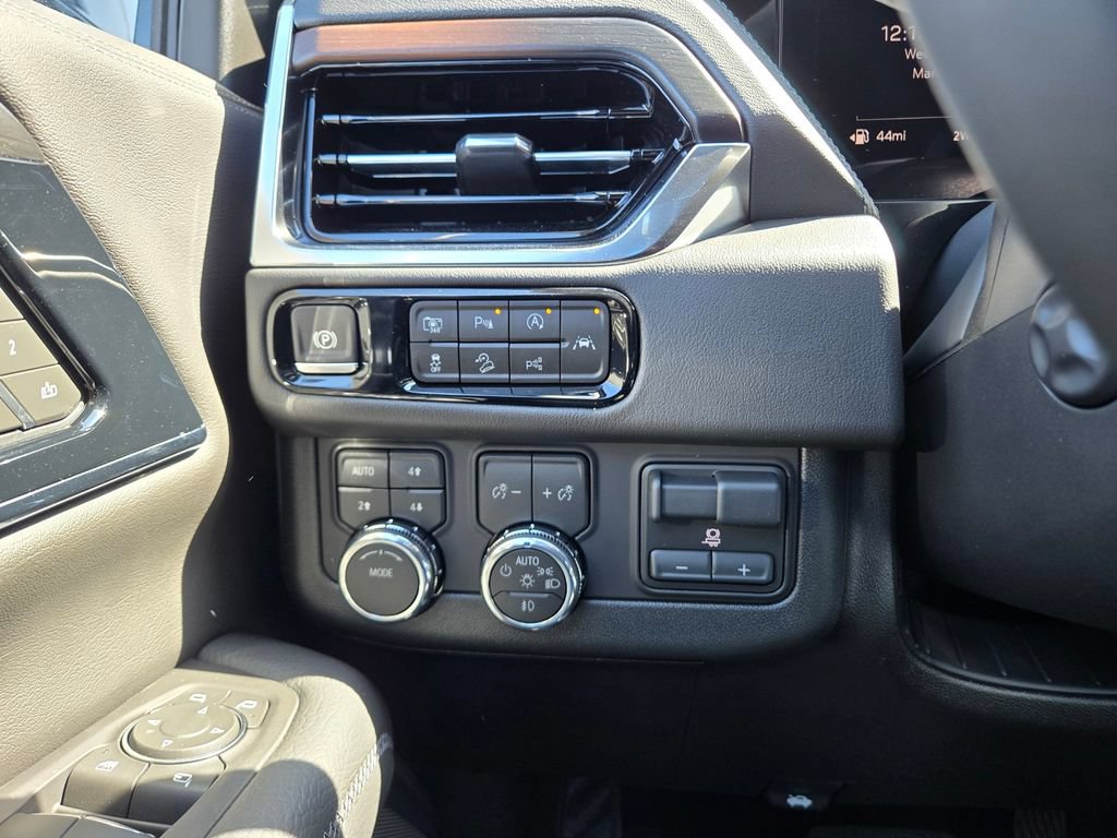 New 2026 GMC Yukon Denali w/ Denali Reserve Package AWD/4WD image 15