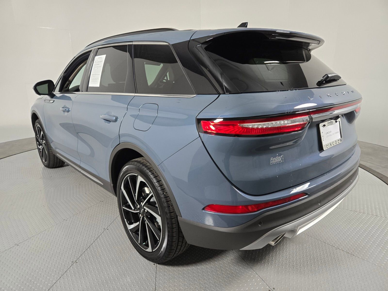 Used 2026 Lincoln Corsair Reserve image 6