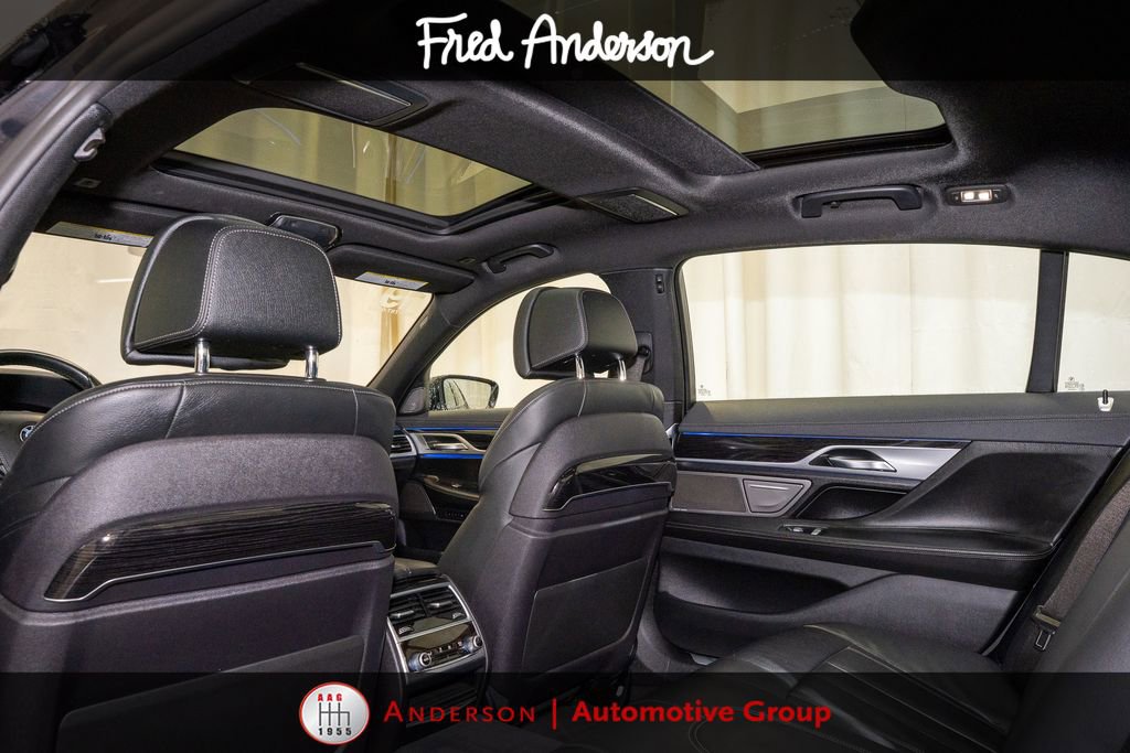 Used 2019 BMW 740i w/ M Sport Package RWD image 10