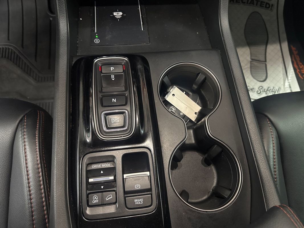 Used 2025 Honda Pilot TrailSport image 17