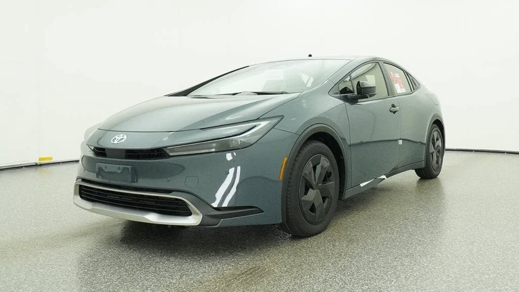 New 2027 Toyota Prius Plug-In Hybrid FWD image 32