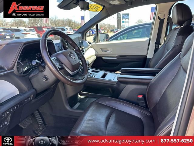 Used 2022 Toyota Sienna Platinum image 19