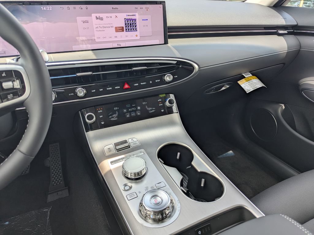 Used 2026 Genesis GV70 2.5T Select image 19