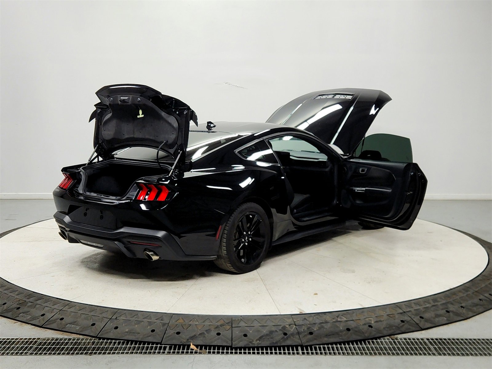 Used 2024 Ford Mustang GT image 15