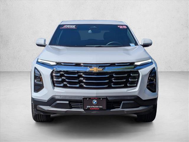 Used 2025 Chevrolet Equinox LT image 2