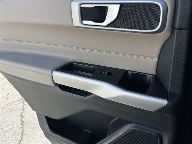 Used 2023 Ford Explorer XLT image 19