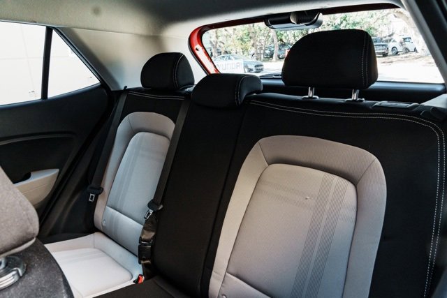 Certified 2021 Hyundai Venue SEL image 20