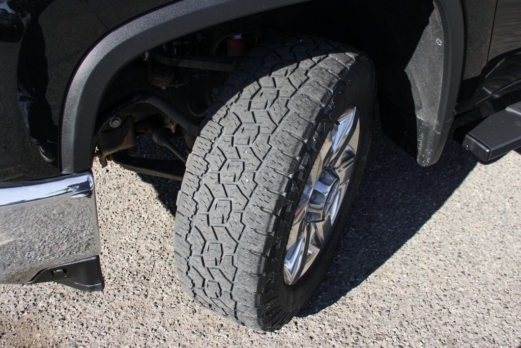 Used 2020 Chevrolet Silverado 2500 LTZ w/ LTZ Premium Package image 43