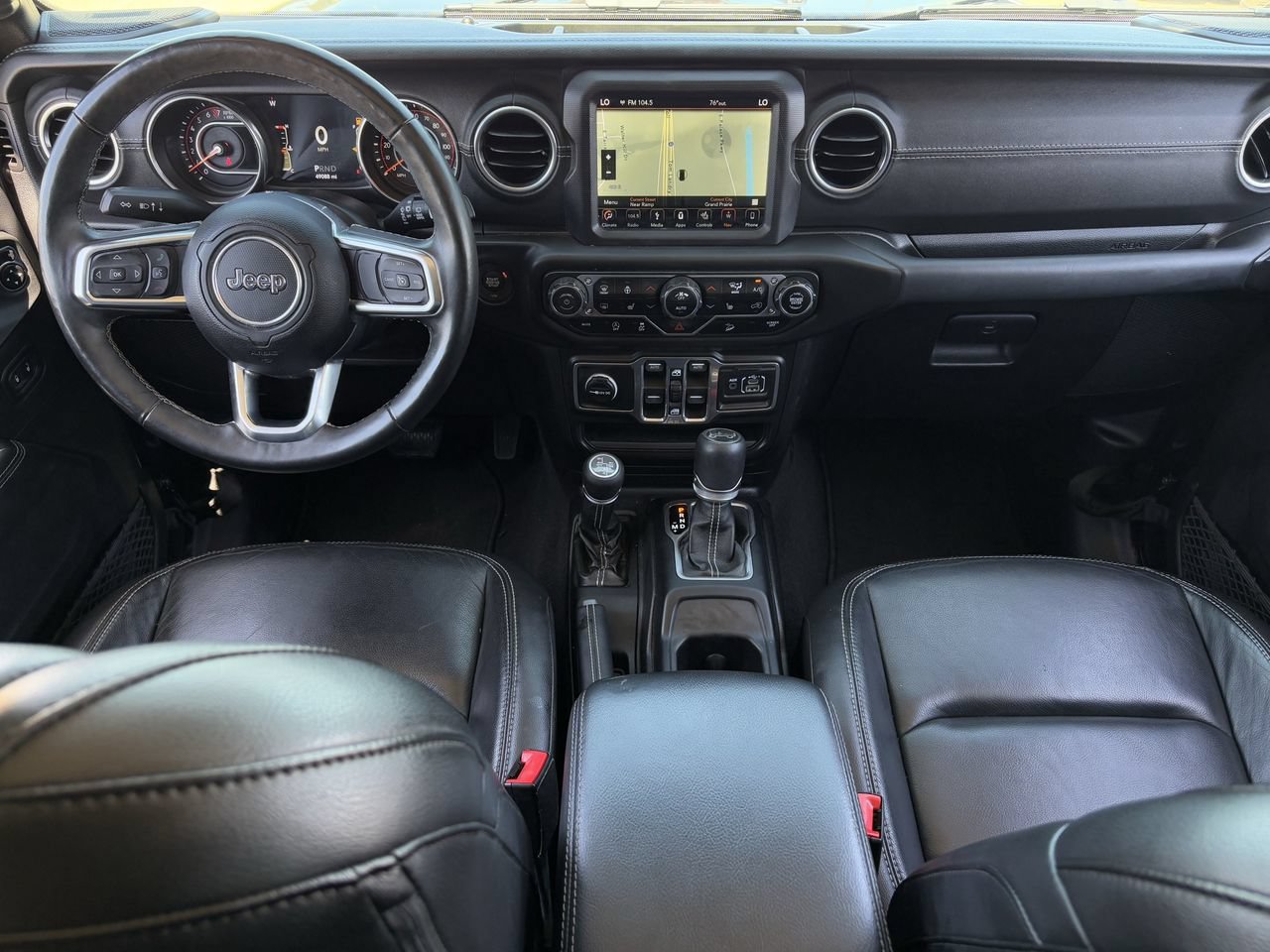 Used 2018 Jeep Wrangler Unlimited Sahara w/ Uconnect 4C Nav & Sound Group AWD/4WD image 12
