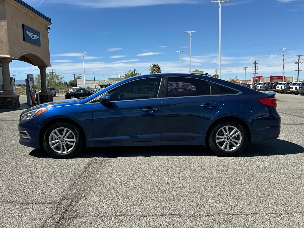 Used 2017 Hyundai Sonata SE image 3