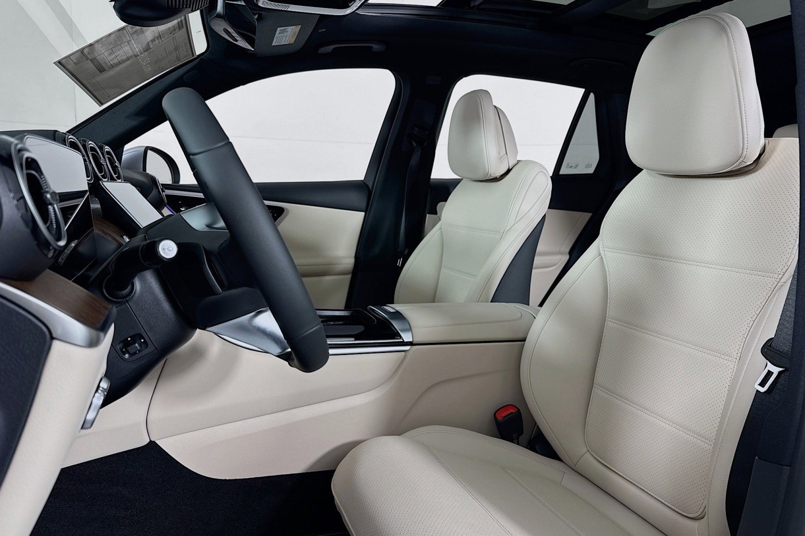 New 2026 Mercedes-Benz GLC 300 image 16