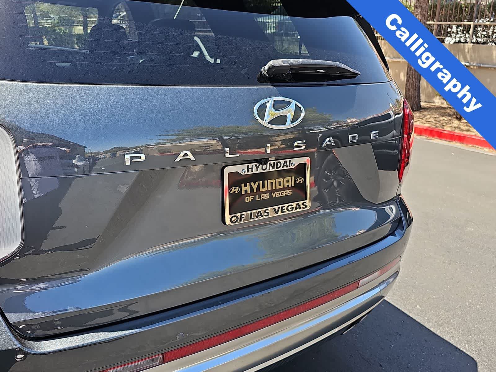 Certified 2023 Hyundai Palisade Calligraphy FWD image 11