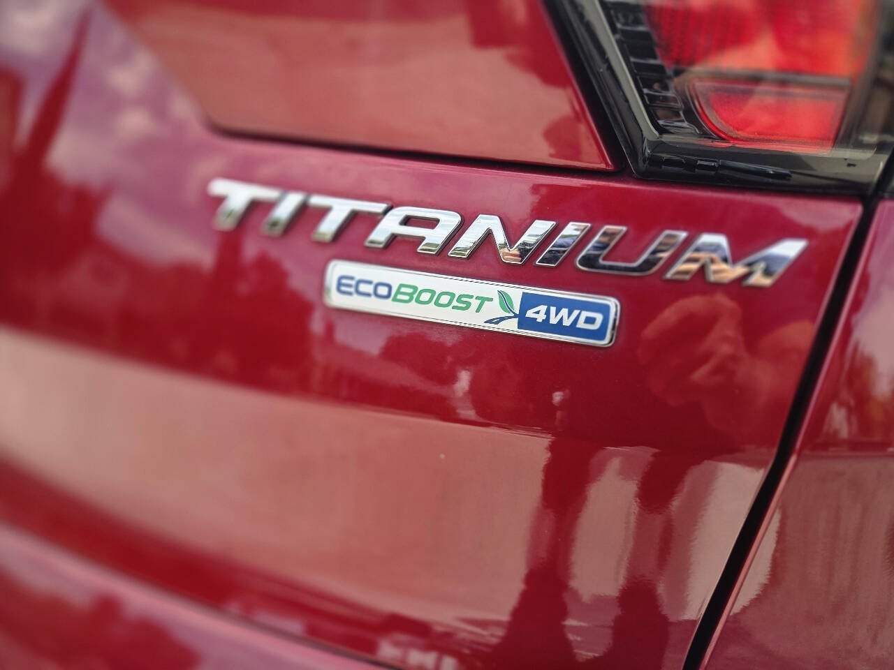 Used 2017 Ford Escape Titanium w/ Equipment Group 301A AWD/4WD image 22