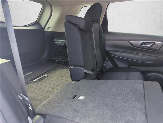 Used 2020 Nissan Rogue SV image 23