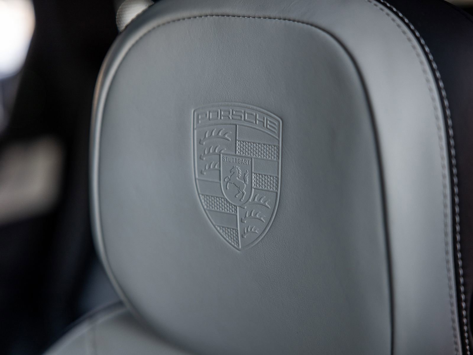 Certified 2025 Porsche Cayenne AWD/4WD image 30