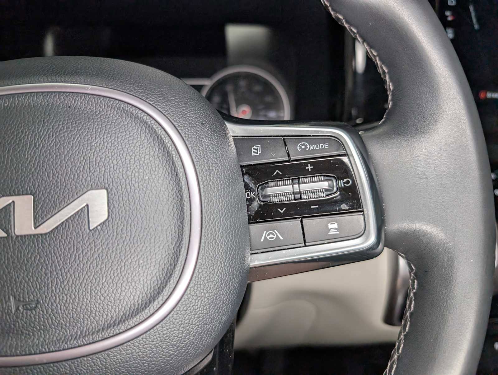 Certified 2023 Kia Sorento EX image 37