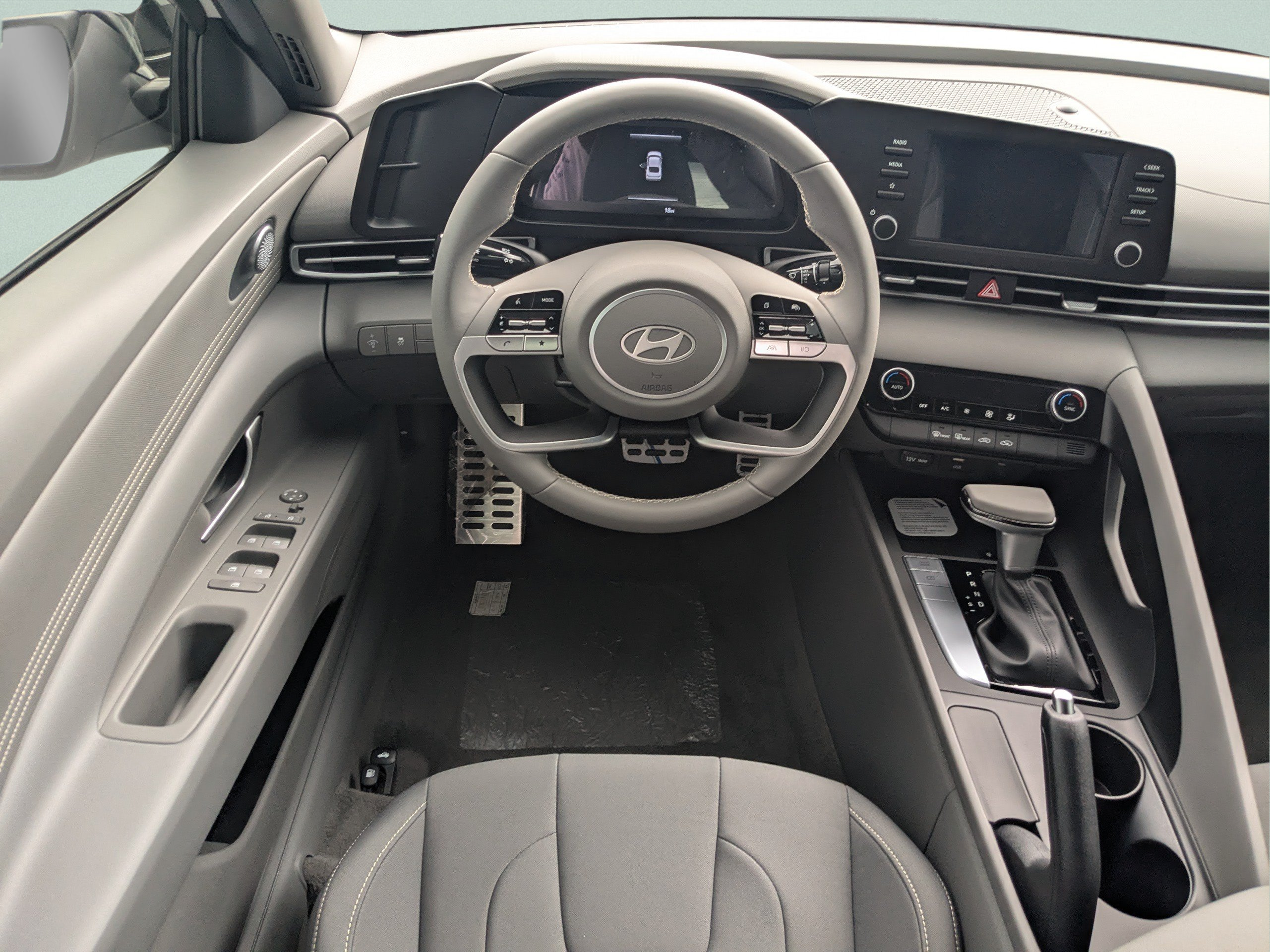 New 2026 Hyundai Elantra Sport FWD image 34