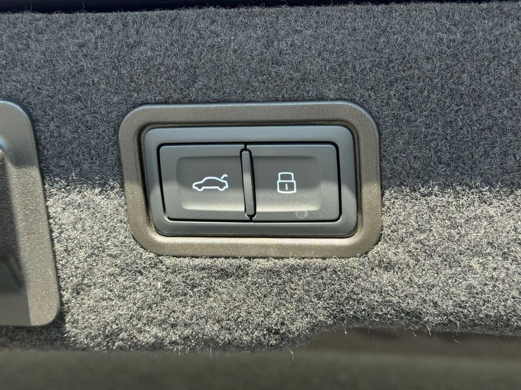 New 2027 Audi A8 L 3.0T AWD/4WD image 15