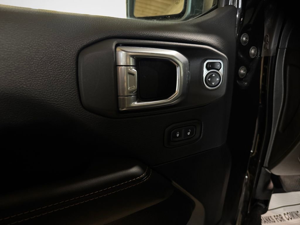 Used 2025 Jeep Wrangler Unlimited Sahara w/ Safety Group image 14