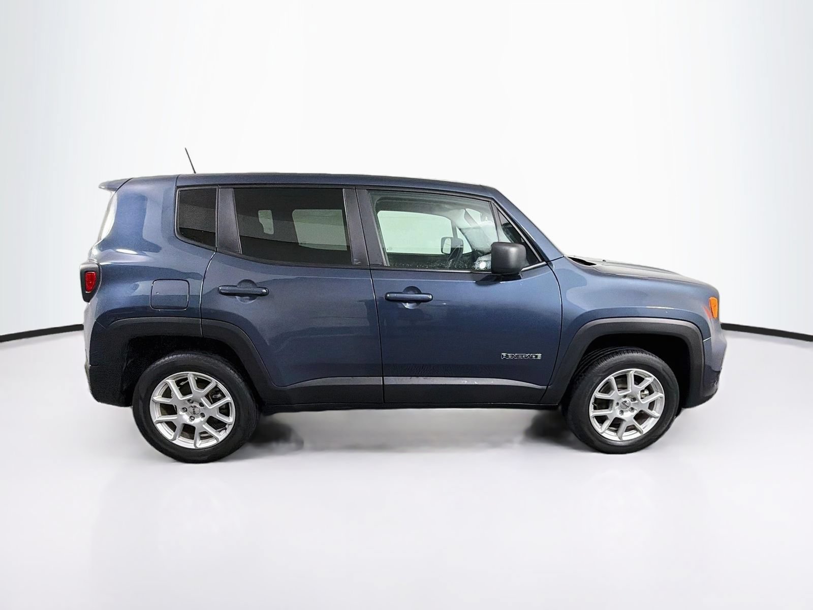 Used 2023 Jeep Renegade Latitude AWD/4WD image 8