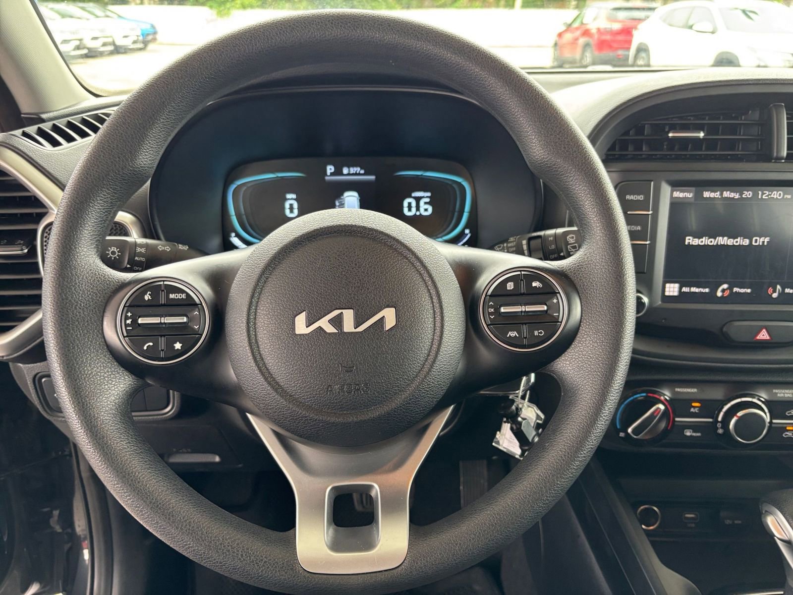 Used 2025 Kia Soul LX w/ LX Technology Package FWD image 25