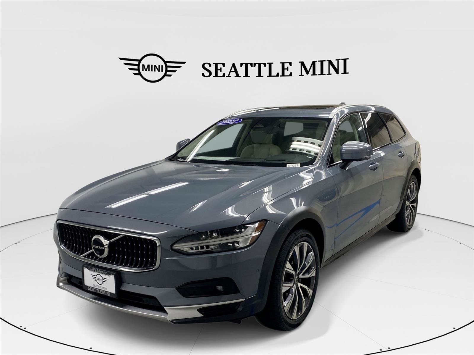 Used 2022 Volvo V90 B6 Cross Country w/ Advanced Package AWD/4WD image 1