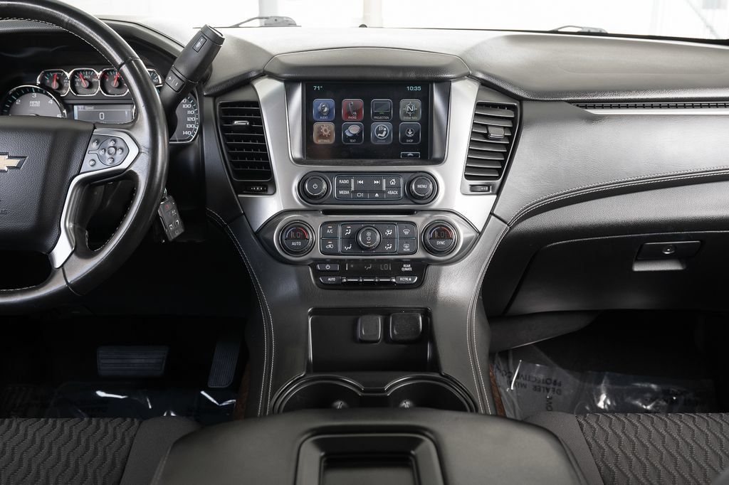 Used 2018 Chevrolet Suburban LS RWD image 28
