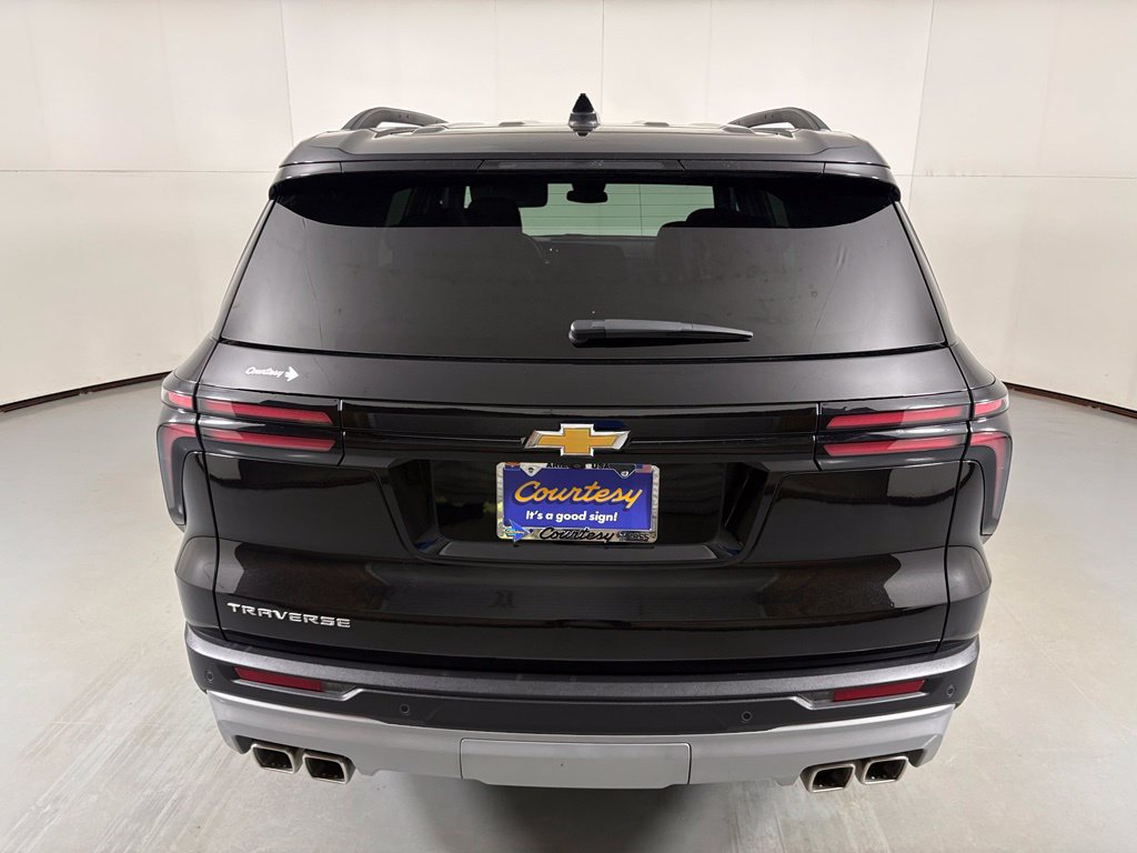 Used 2026 Chevrolet Traverse LT FWD image 7