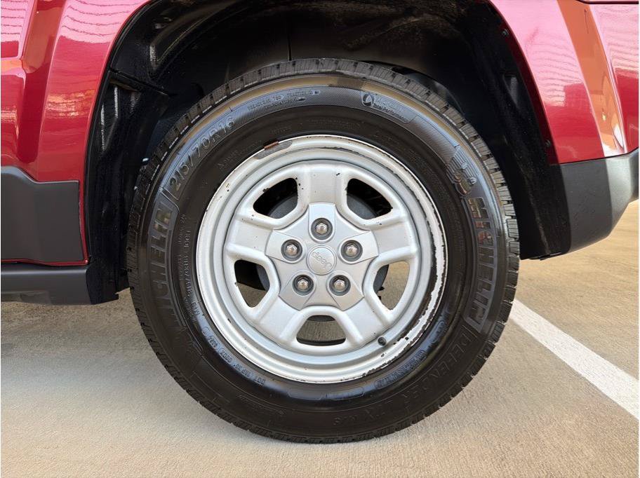 Used 2014 Jeep Patriot Sport FWD image 26