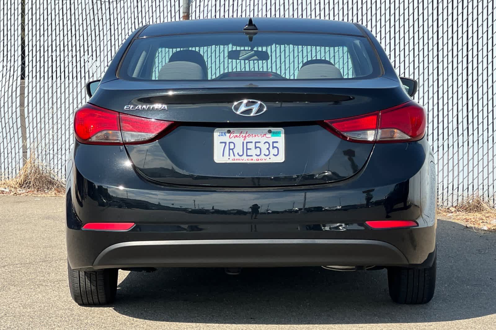 Used 2016 Hyundai Elantra SE FWD image 4