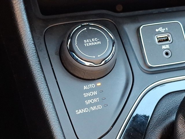 Certified 2021 Jeep Cherokee Limited image 28