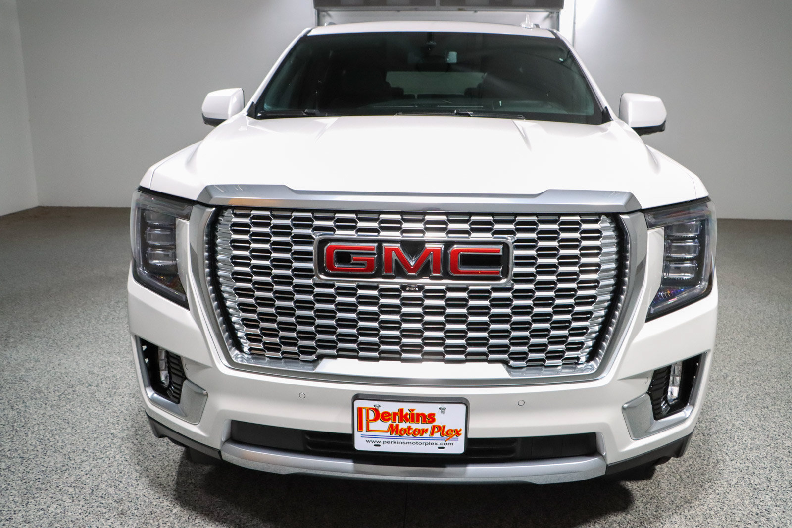 Used 2023 GMC Yukon Denali AWD/4WD image 4