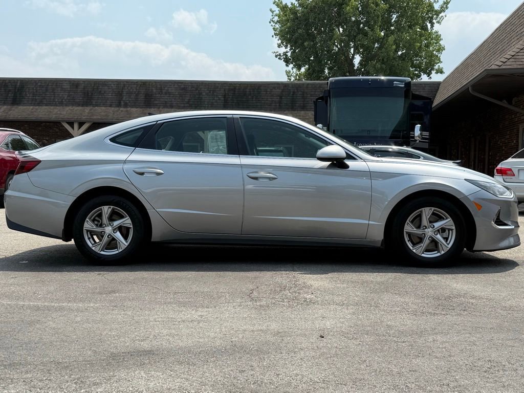 Used 2020 Hyundai Sonata SE w/ Winter Weather Package FWD image 6