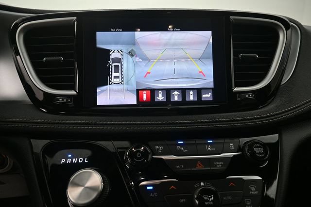 Used 2023 Chrysler Pacifica Touring-L w/ S Appearance Package FWD image 19