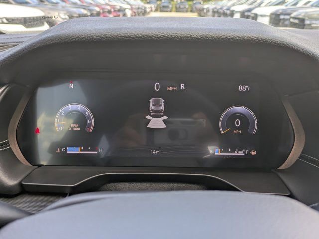 New 2025 Jeep Grand Cherokee Altitude AWD/4WD image 24