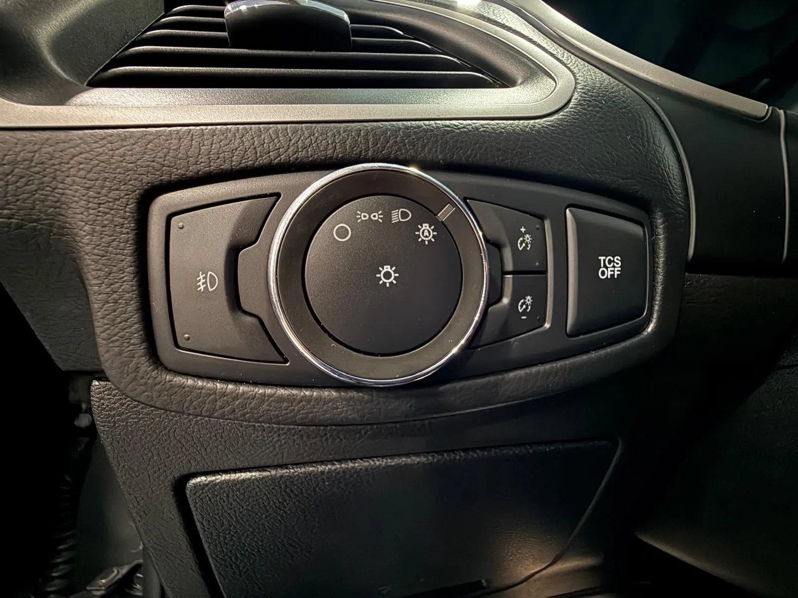 Used 2021 Ford Edge SEL FWD image 28