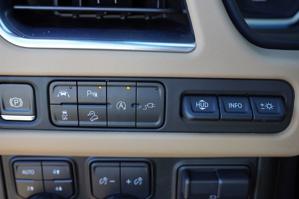 Used 2021 Chevrolet Suburban Premier w/ Premium Package AWD/4WD image 27