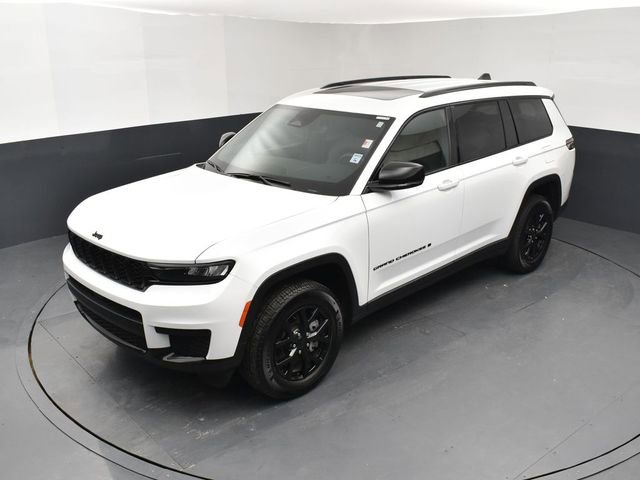 Used 2024 Jeep Grand Cherokee L Altitude AWD/4WD image 15