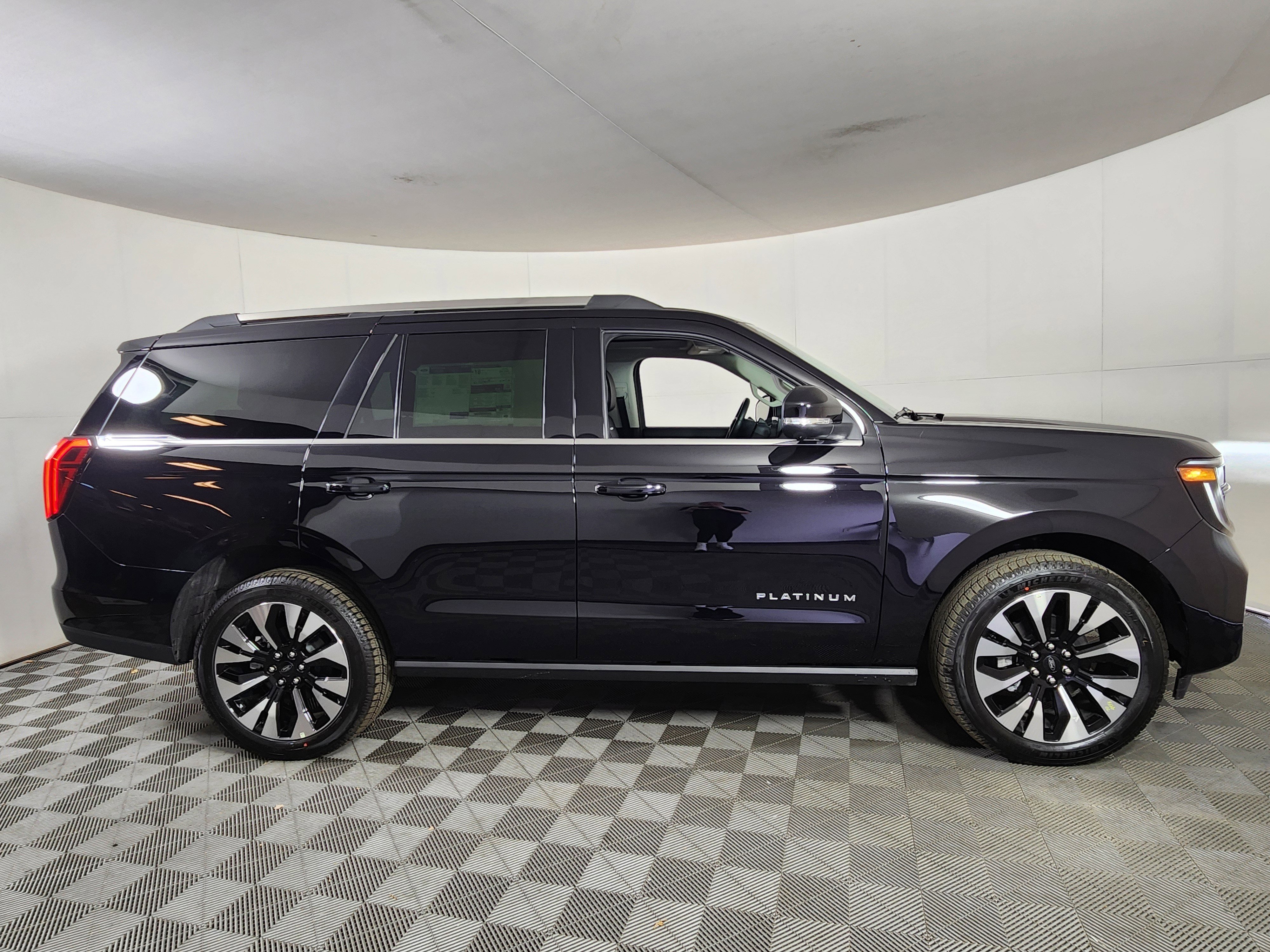 New 2026 Ford Expedition Platinum w/ Driver's Package AWD/4WD image 8