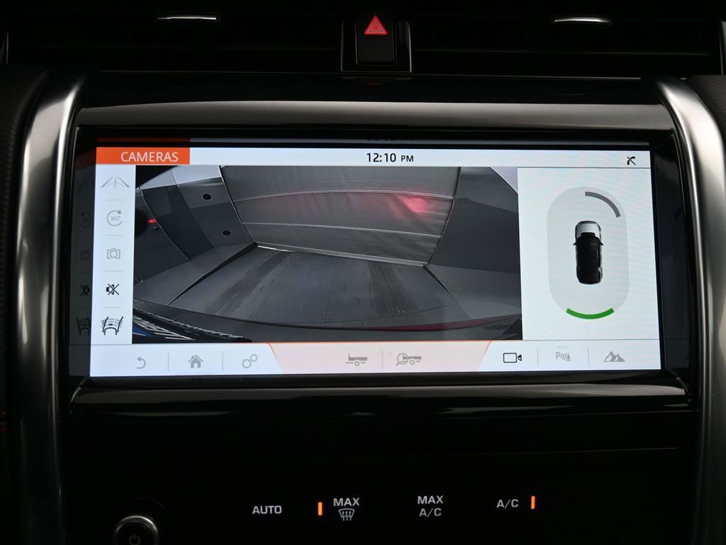 Used 2020 Land Rover Discovery Sport SE R-Dynamic image 11