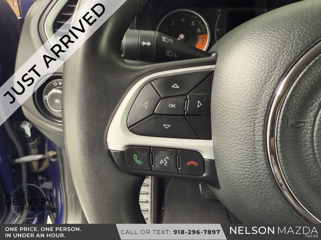 Used 2019 Jeep Renegade Latitude AWD/4WD image 22