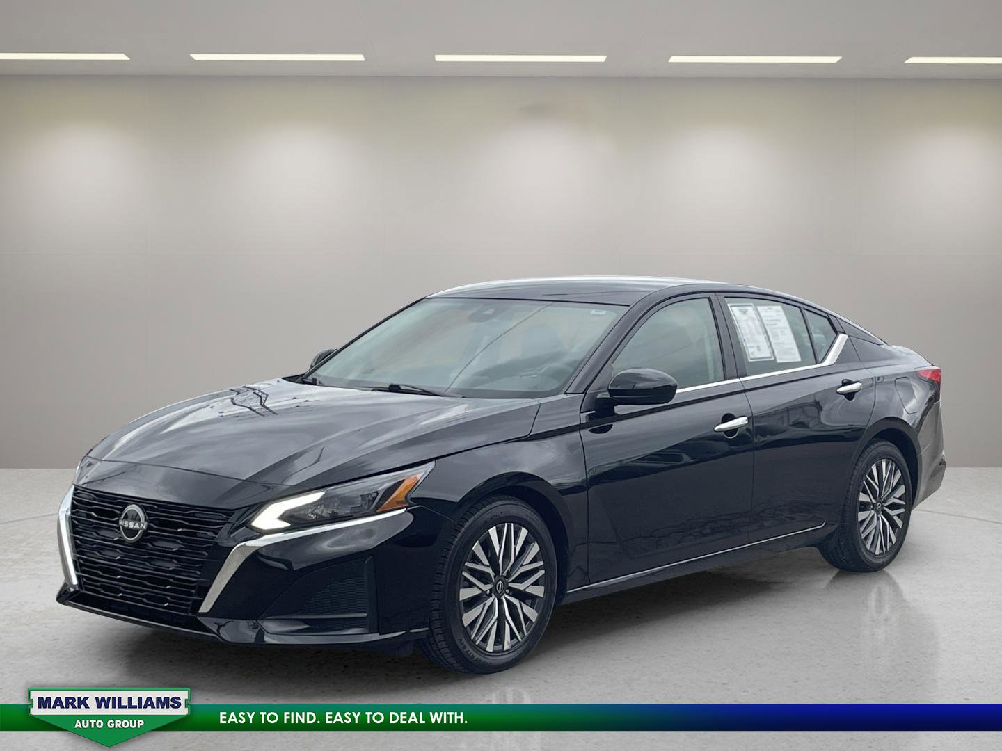 Used 2023 Nissan Altima 2.5 SV image 3