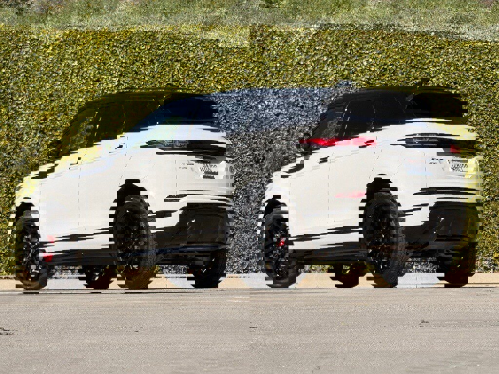 Used 2022 Land Rover Range Rover Evoque R-Dynamic SE image 3