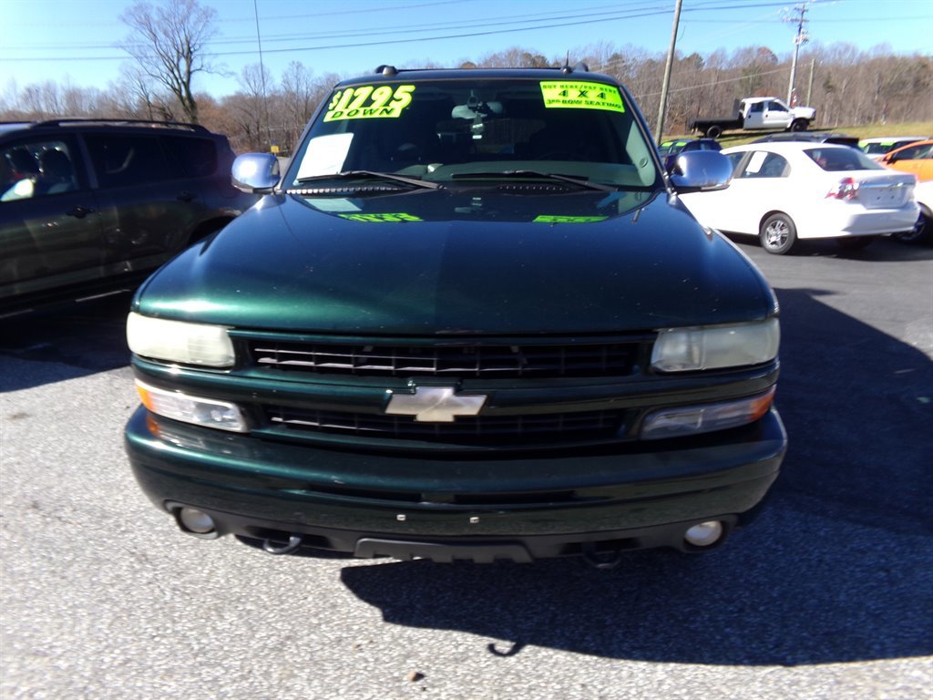 Used 2004 Chevrolet Suburban Z71 w/ Preferred Equipment Group image 2
